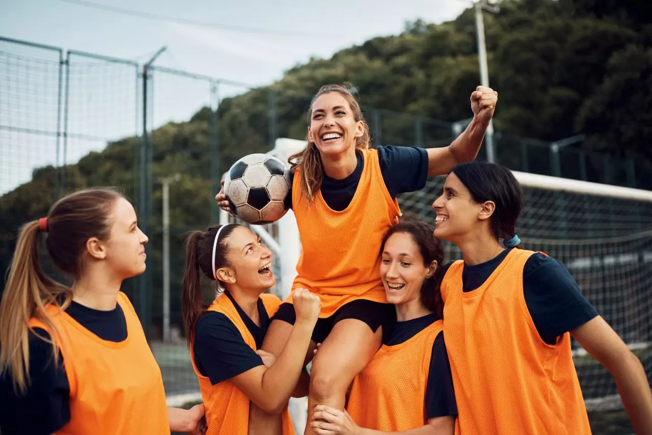 Seminário futebol feminino: Uma abordagem didático pedagógica e prática